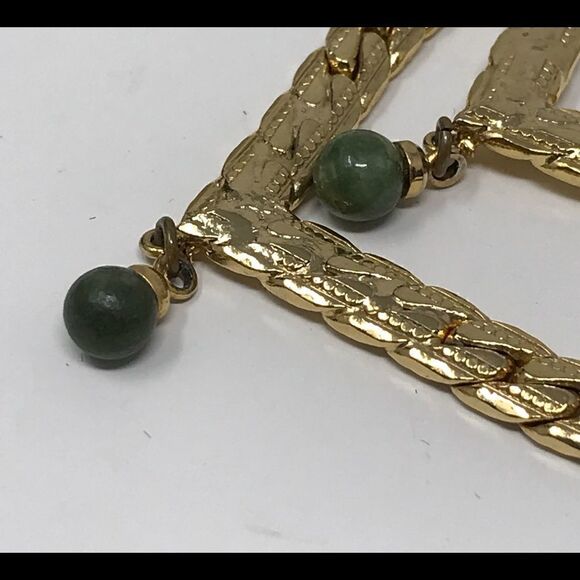 Gold tone double necklace with Jade drops. - Picture 5 of 9